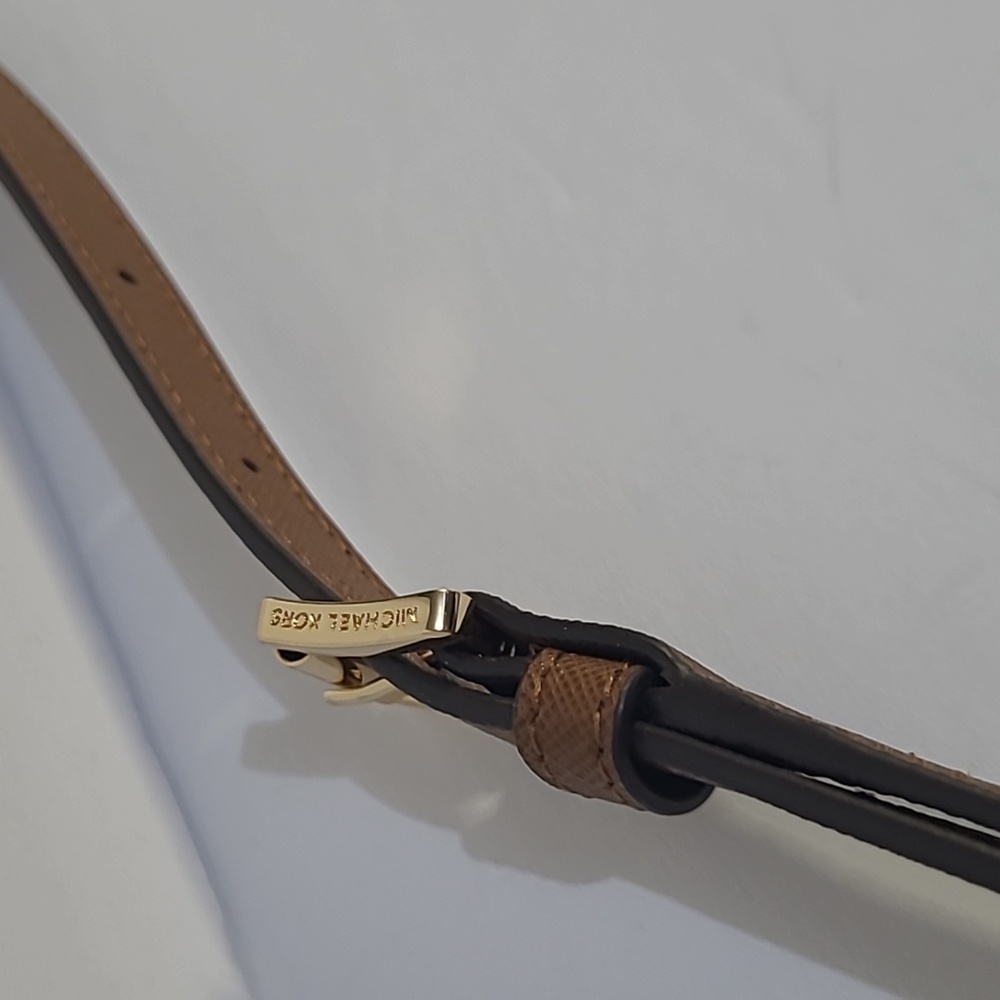 Micheal Kors Karla Crossbody - Picture 10 of 13